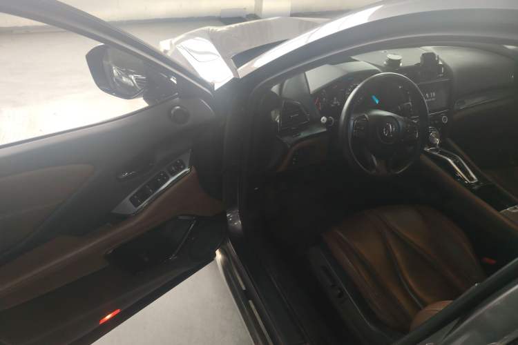 Used Acura CDX 2016 1.5T Two-Wheel Drive Deluxe Edition
