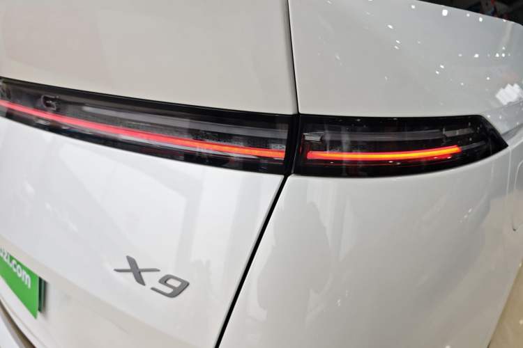 Used XPeng X9 2025 740 Ultra-Long Range Max