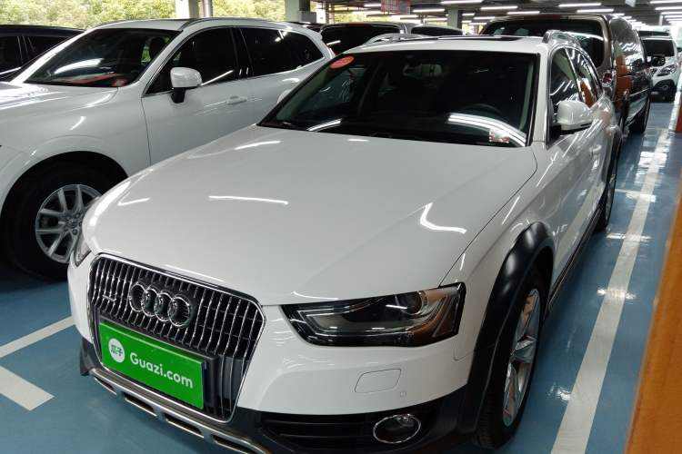 Used Audi A4 2014 40 TFSI allroad quattro plus version