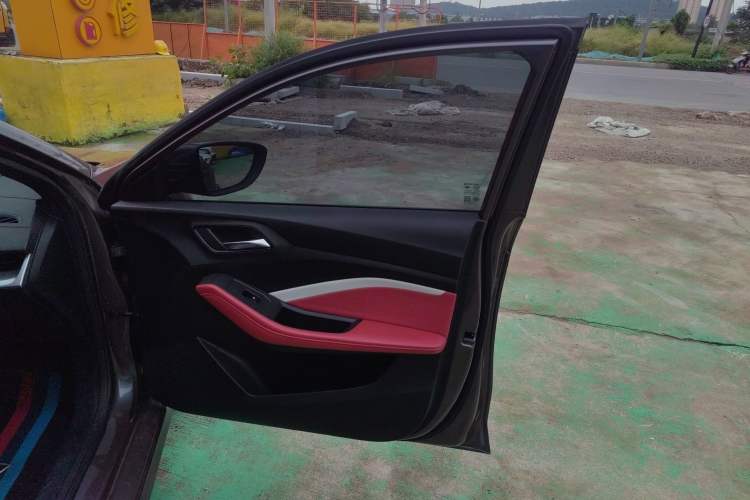 Used MG 5 2021 180 DVVT CVT Youth Luxury Edition
