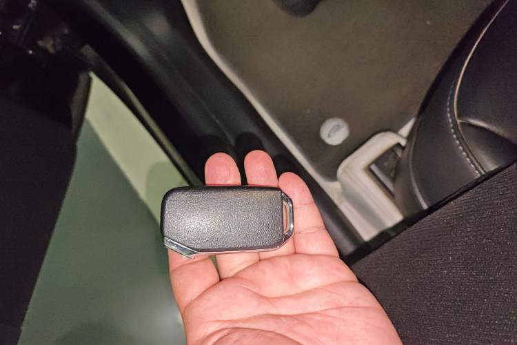 Used Tesla Model Y 2023 Long-Range All-Wheel-Drive Version