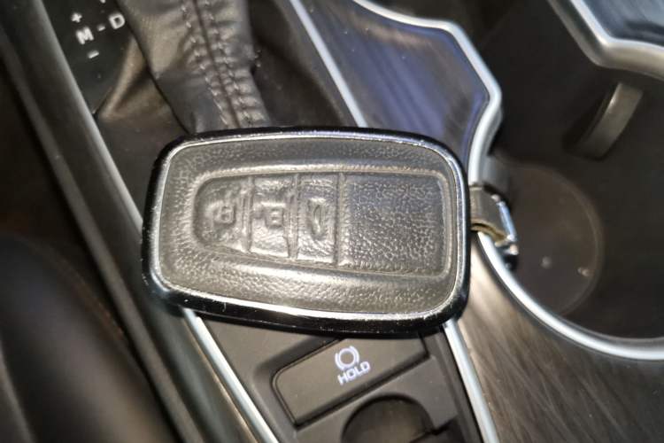 Used Toyota Camry 2023 2.0G Luxury Edition