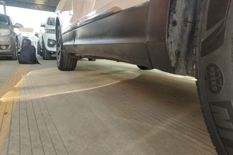 Used Volkswagen Tiguan L 2019 330TSI Automatic Two-Wheel Drive Panoramic Comfort Edition China VI Standard
