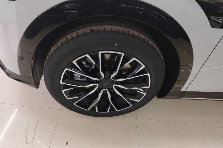 Used Zeekr 7X 2025 100 kWh Long-Range Rear-Wheel Drive with Intelligent Driving Features