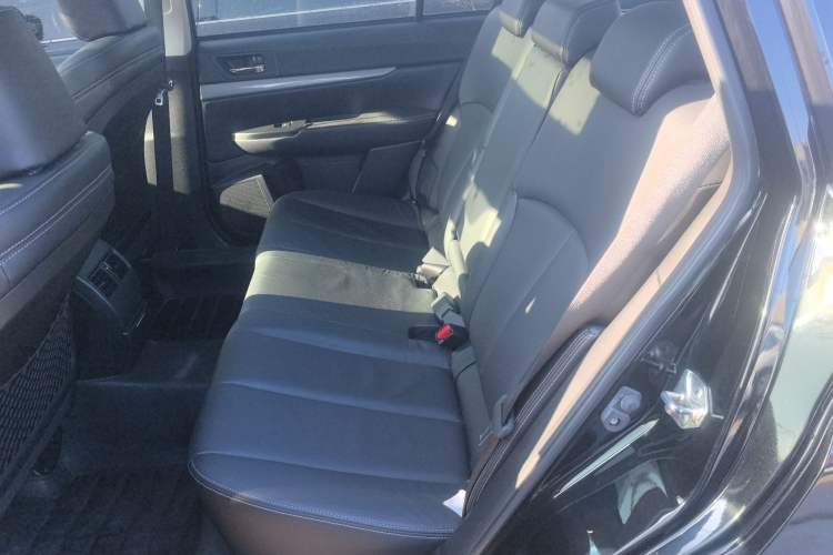 Used Subaru Outback 2014 2.5i Yashang Sport Edition
