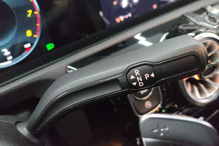 Used Mercedes-Benz A-Class 2022 Second Facelift A 200 L Sport Sedan Fashion Version
