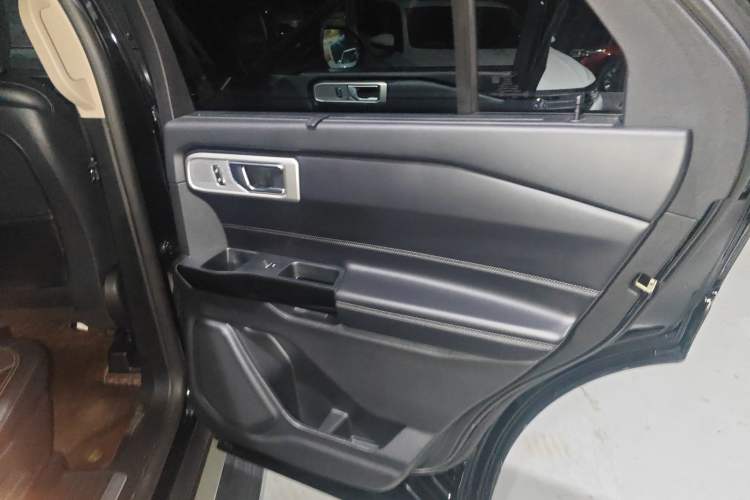 Used Ford Explorer 2020 EcoBoost 285 4x4 Titanium Edition 6 Seats
