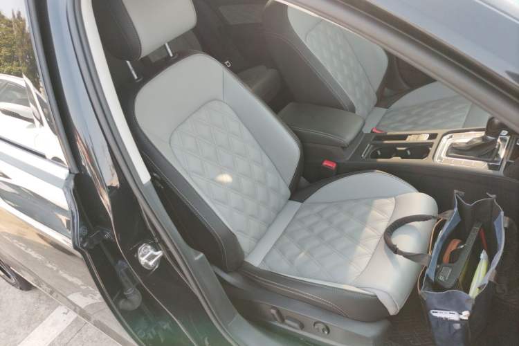 Used Volkswagen Magotan 2023 2 Million Units Limited Edition 330TSI DSG Leading Version