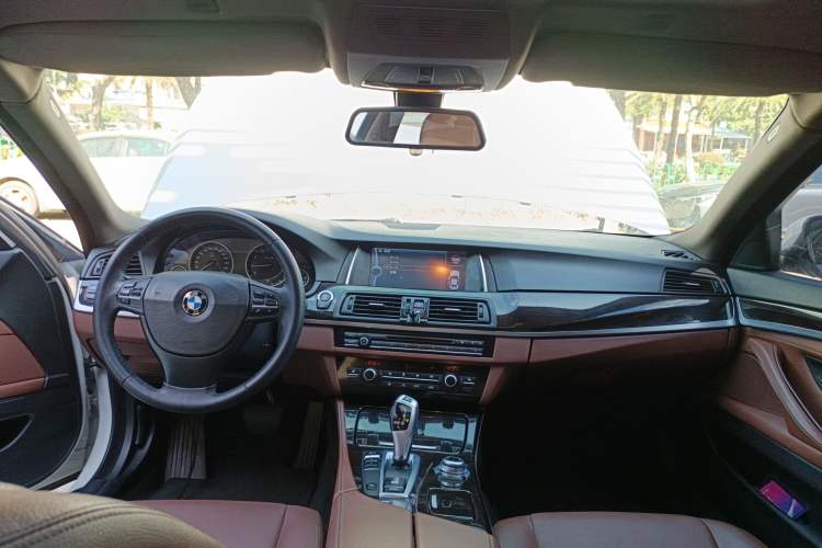 Used BMW 5 Series 2014 525Li Leading Model