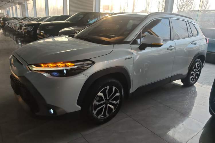 Used Toyota FRONTLANDER 2023 2.0L Smart Electric Hybrid Dual-Engine Deluxe Version
