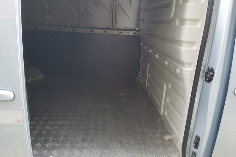 Used Wuling Yangguang 2024 300km Comfort Version with Sealed Windows 60kW
