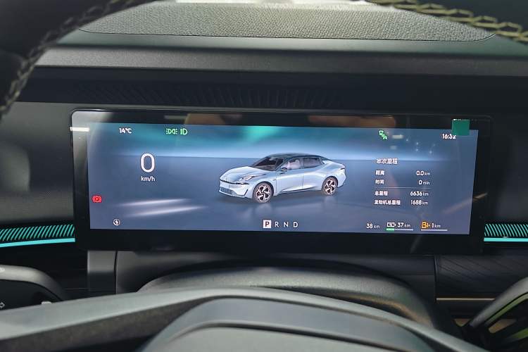 Used Lynk & Co 07 2024 EM-P 126 Long-Range Ultra
