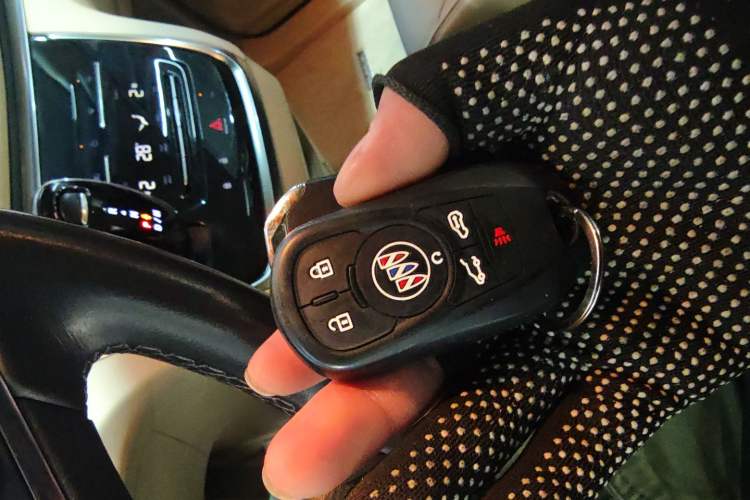 Used Buick GL8 2023 Land Executive Class 652T Luxury Model