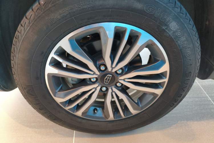 Used Geely Auto Vision X6 2016 1.8L Manual Luxury Edition
