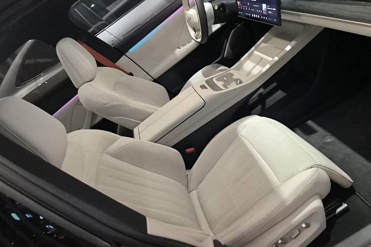 Used ONVO L60 2024 60 kWh Rear-Drive Version
