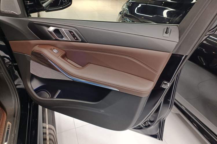 Used BMW X5 2022 Restyled xDrive 40Li Luxury Edition M Sport Package
