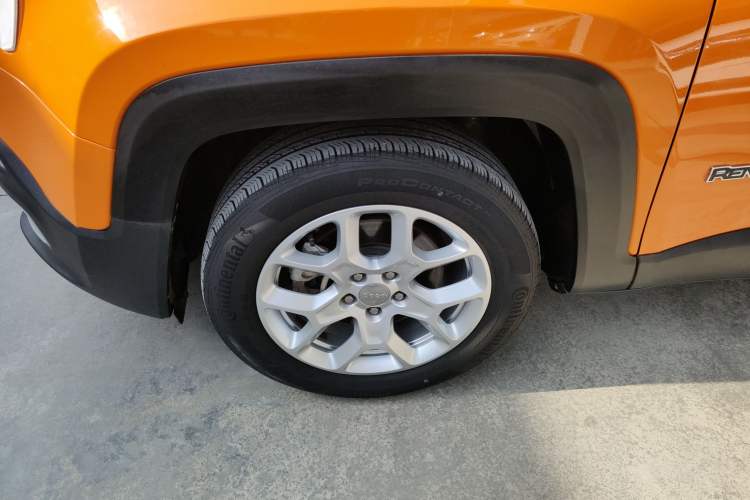 Used  Renegade 2018 Connected Large Screen Version 180T Automatic High-Energy Edition