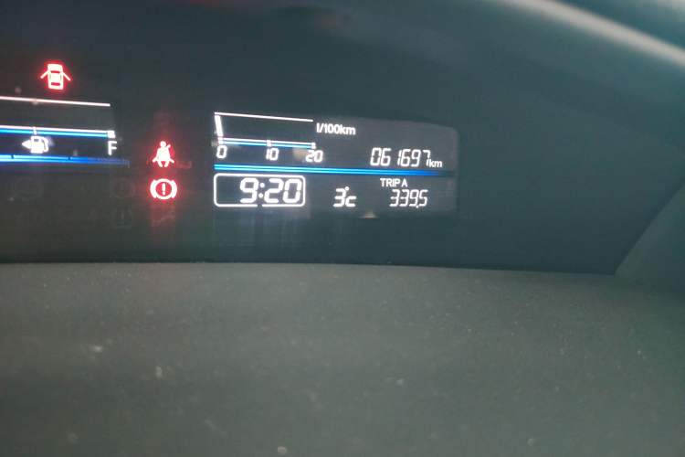 Used Honda Jade 2017 1.8L automatic Comfort version 5 seats
