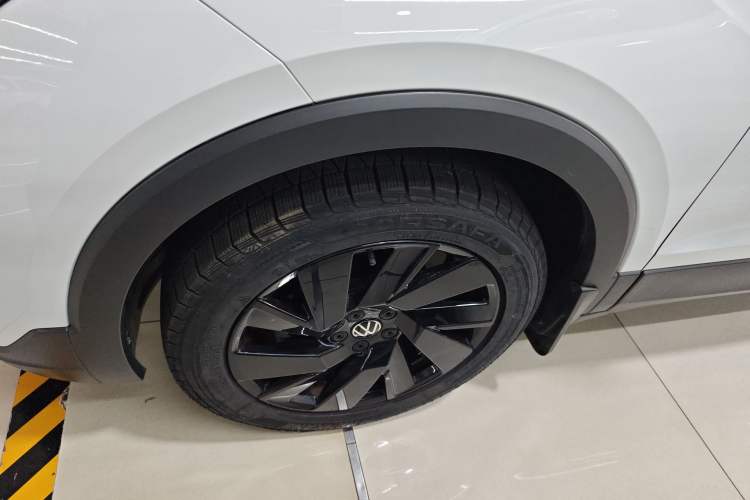 Used Volkswagen Tharu 2025 NewRui 300TSI Prestige Edition
