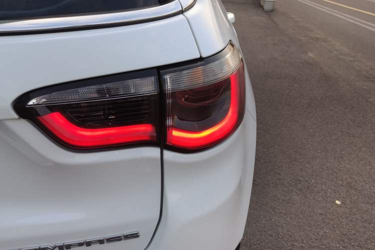 Used  Compass 2019 220T Automatic Enjoyment Version