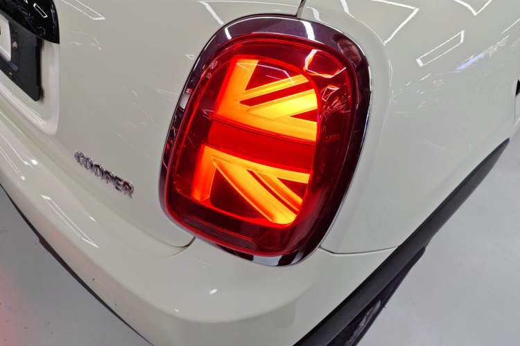 Used  MINI 2021 1.5T COOPER Classic Edition
