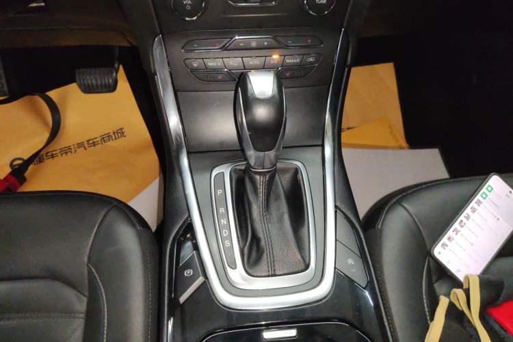 Used Ford Edge 2018 EcoBoost 245 Two-Wheel-Drive Titanium 7-Seater China V Standard
