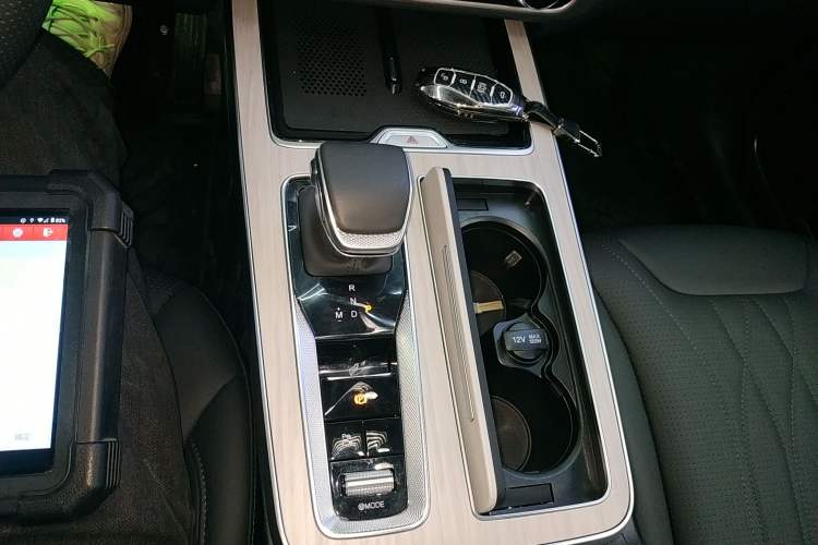 Used Hongqi HS5 2025 2.0T Two-Wheel Drive Flagship Pro Edition
