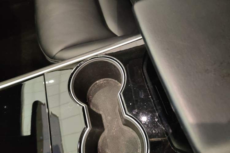 Used Tesla Model 3 2019 Long-Range All-Wheel-Drive Version
