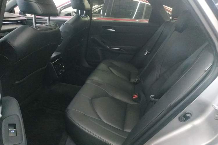 Used Toyota Avalon 2019 2.0L XLE Premium Edition China VI
