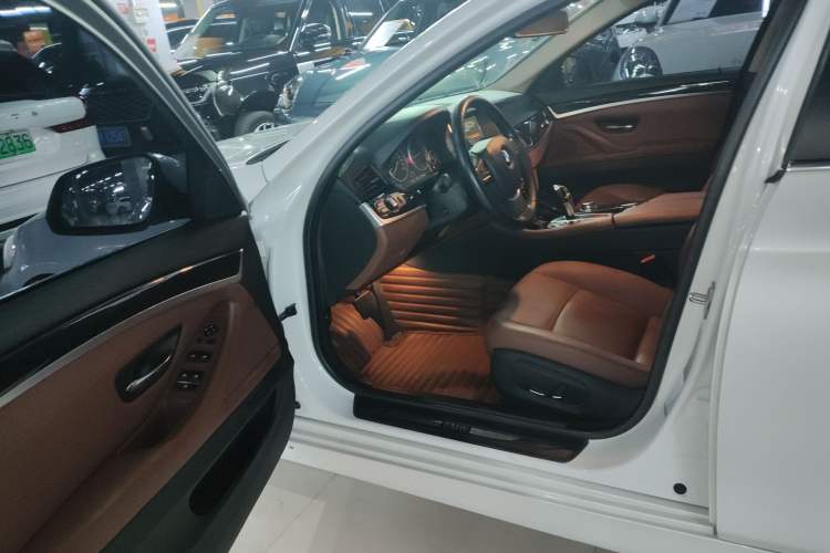 Used BMW 5 Series 2017 520Li Elegant Edition
