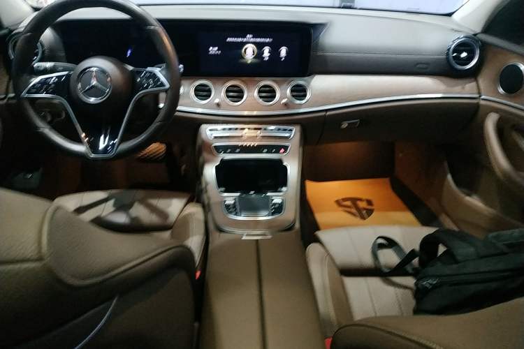 Used Mercedes-Benz E-Class 2023 Facelift E 260 L
