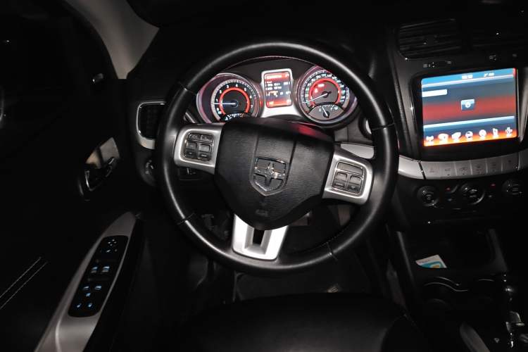 Used Dodge Journey 2013 2.4L Two-Wheel Drive Luxury Version