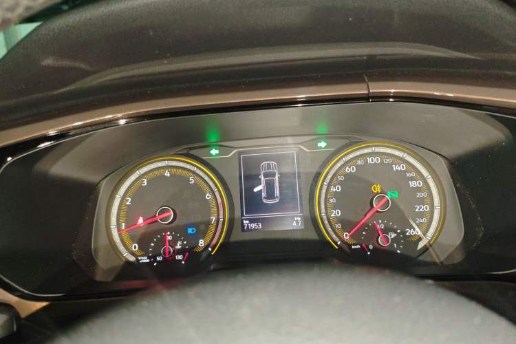 Used Volkswagen Tharu 2019 330TSI Four-Wheel Drive Luxury Edition China VI Standard
