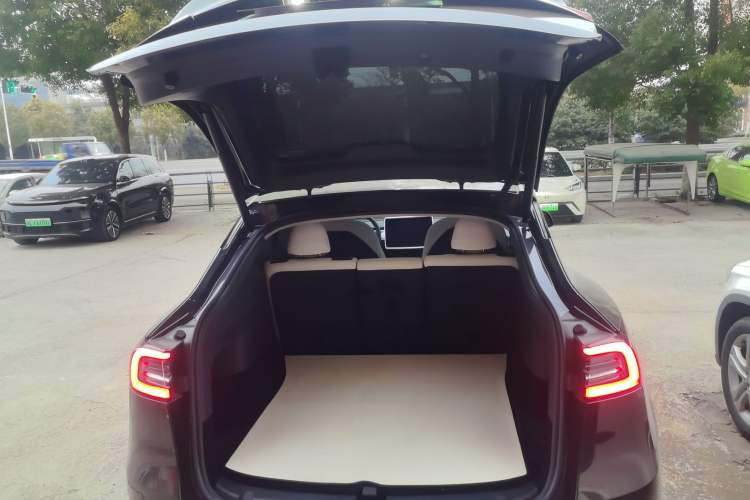 Used Tesla Model Y 2024 Rear-Wheel-Drive Version