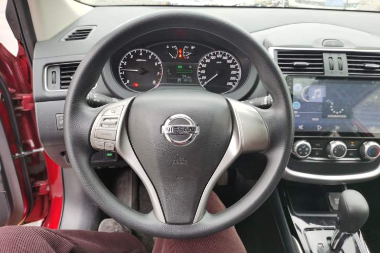 Used Nissan Tiida 2016 1.6L CVT Cool Dynamic Edition