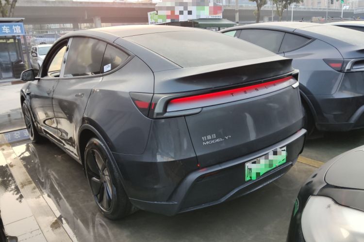 Used Tesla Model Y 2025 Long-Range All-Wheel-Drive Version