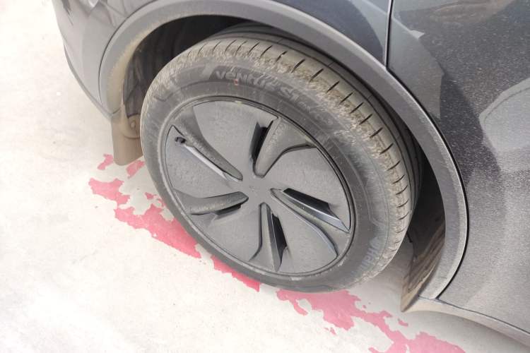 Used Tesla Model Y 2025 Long-Range All-Wheel Drive First Edition