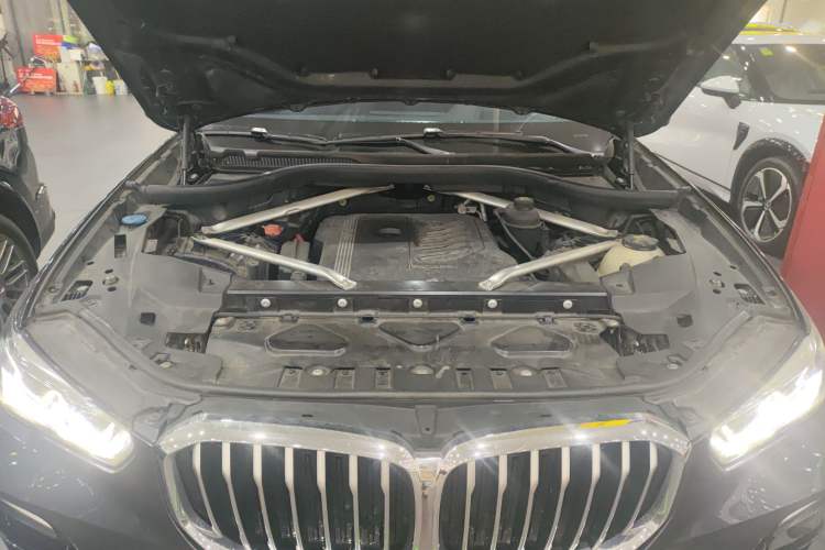 Used BMW X5 2019 xDrive40i Luxury Model with M Sport Package
