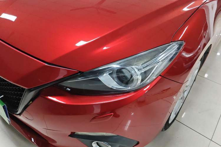 Used Mazda Mazda 3 Axela 2014 Sedan 2.0L Automatic Flagship Model
