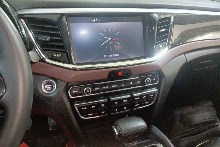 Used GAC Trumpchi GS8 2017 320T Two-Wheel Drive Luxury Smart Connectivity Version (7 Seats)
