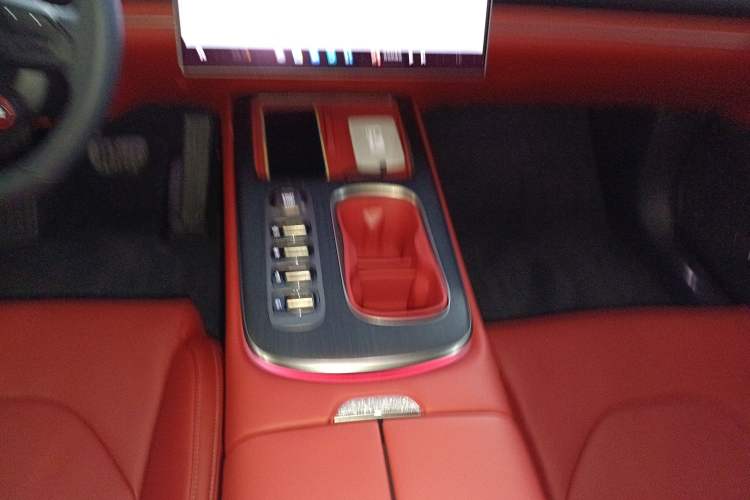 Used  SU7 2024 Rear-Drive Ultra-Long Range Advanced Pro-Level Intelligent Driving Version
