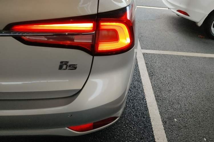 Used Roewe i5 2019 1.5L Manual 4G Connectable Langhao Edition
