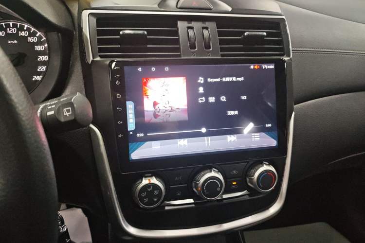 Used Nissan Tiida 2021 1.6L CVT Cool Edition
