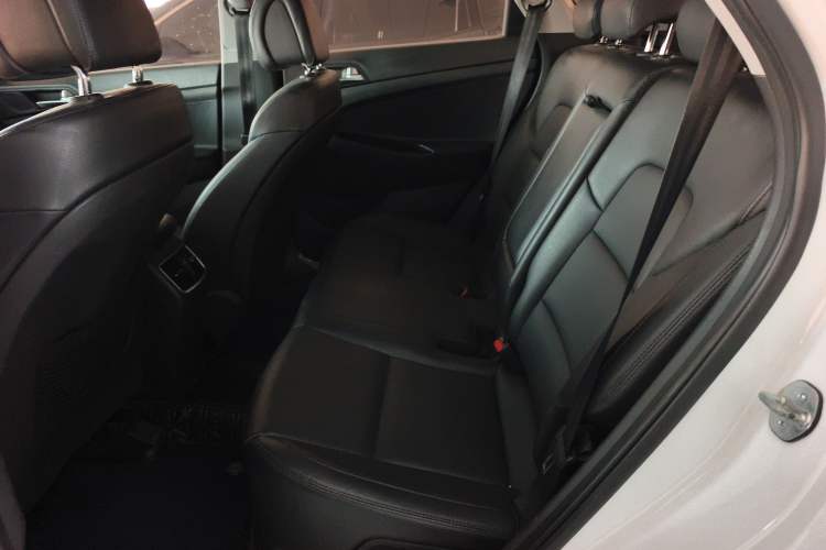 Used Hyundai Tucson 2015 1.6T Dual-Clutch Two-Wheel-Drive Smart Model
