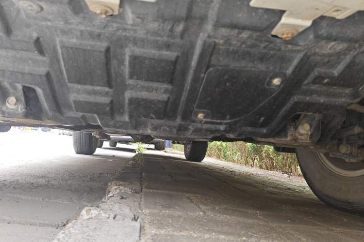 Used Nissan Navara 2017 2.5L Automatic 2WD Luxury Edition QR25
