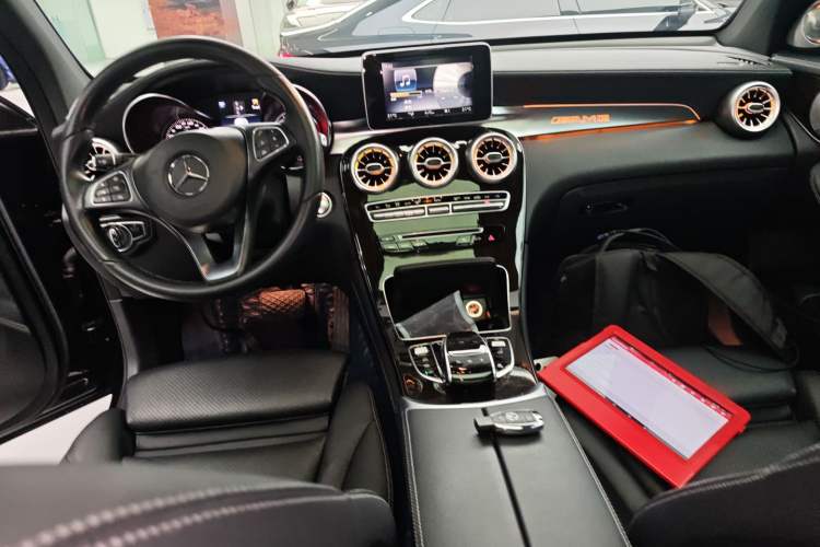 Used Mercedes-Benz GLC 2018 Facelifted GLC 260 4MATIC Dynamic Edition
