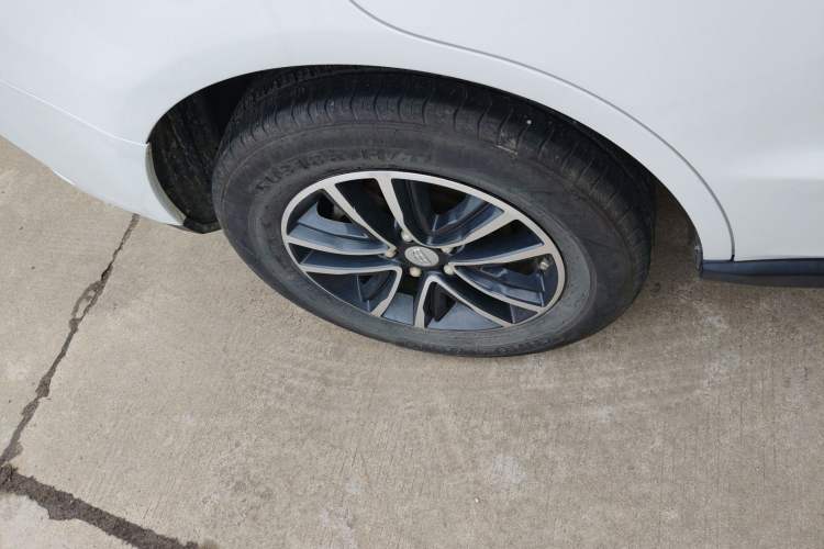 Used Geely Auto Vision X6 2019 1.4T CVT 4G Connected Flagship Version China VI Standard