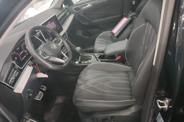 Used Volkswagen Tiguan L 2024 330TSI Automatic Two-Wheel Drive R-Line Enhanced Edition