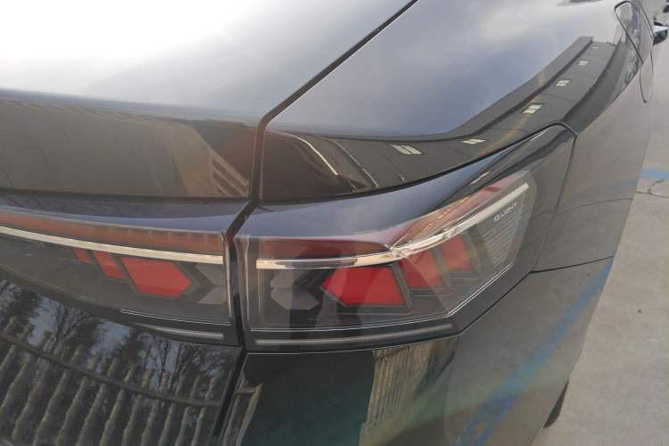 Used Volkswagen Magotan 2024 380TSI DSG Prestige Edition DaMai Package
