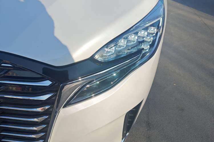 Used Buick GL8 2023 ES Lu Zun Deluxe and Yue Edition
